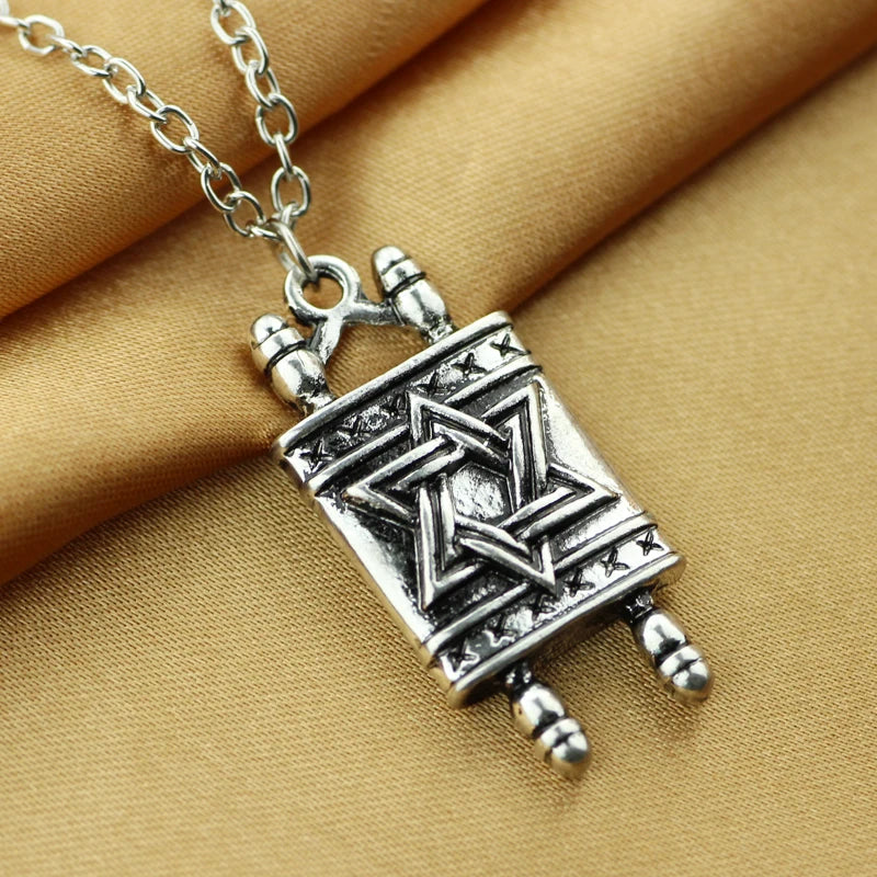 47723101552924|47723101585692