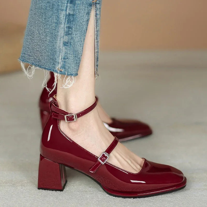 Woman's Fashion Mary Patent Leather Pumps