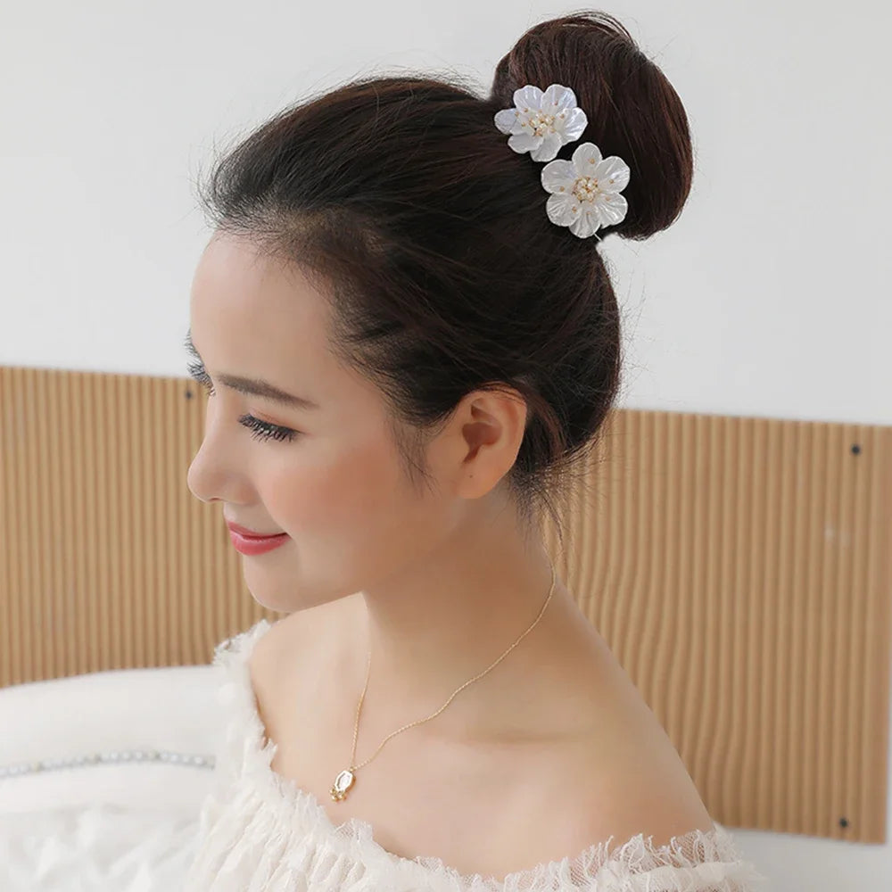 Woman's Shell Flower Magic Bun Maker